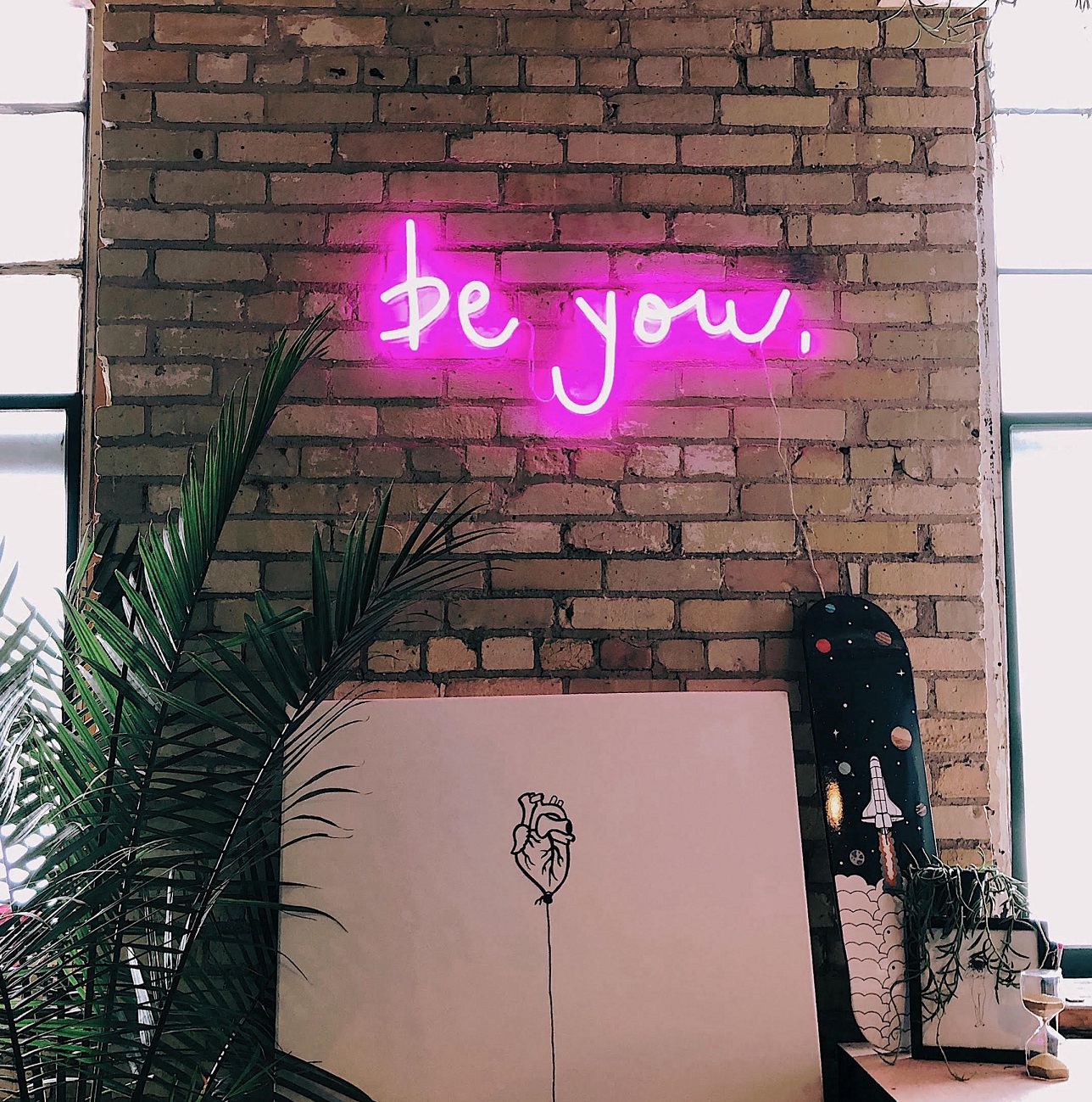 Need Unique Bridal Shower Decor? Consider a Pink Neon Sign