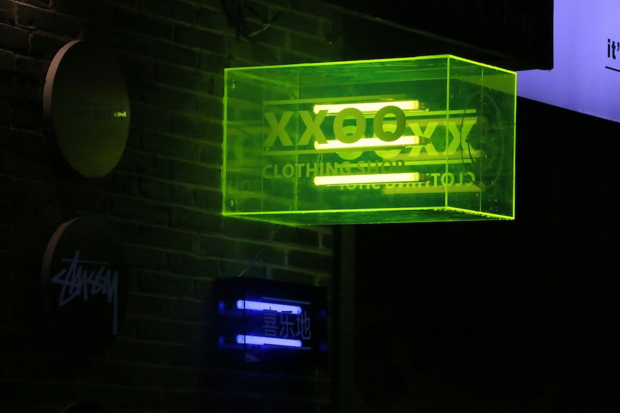 Businesses Love Neon Signs business logo