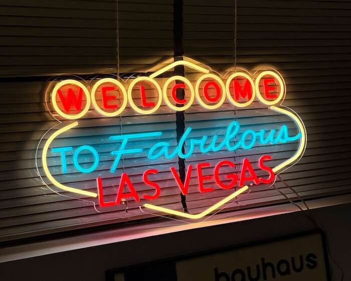 las vegas vintage retro classic neon sign