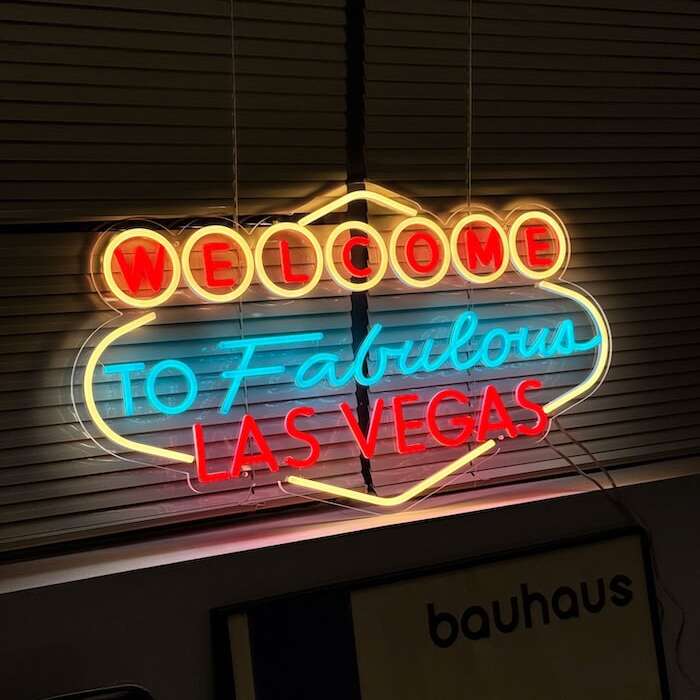 las vegas vintage retro classic neon sign