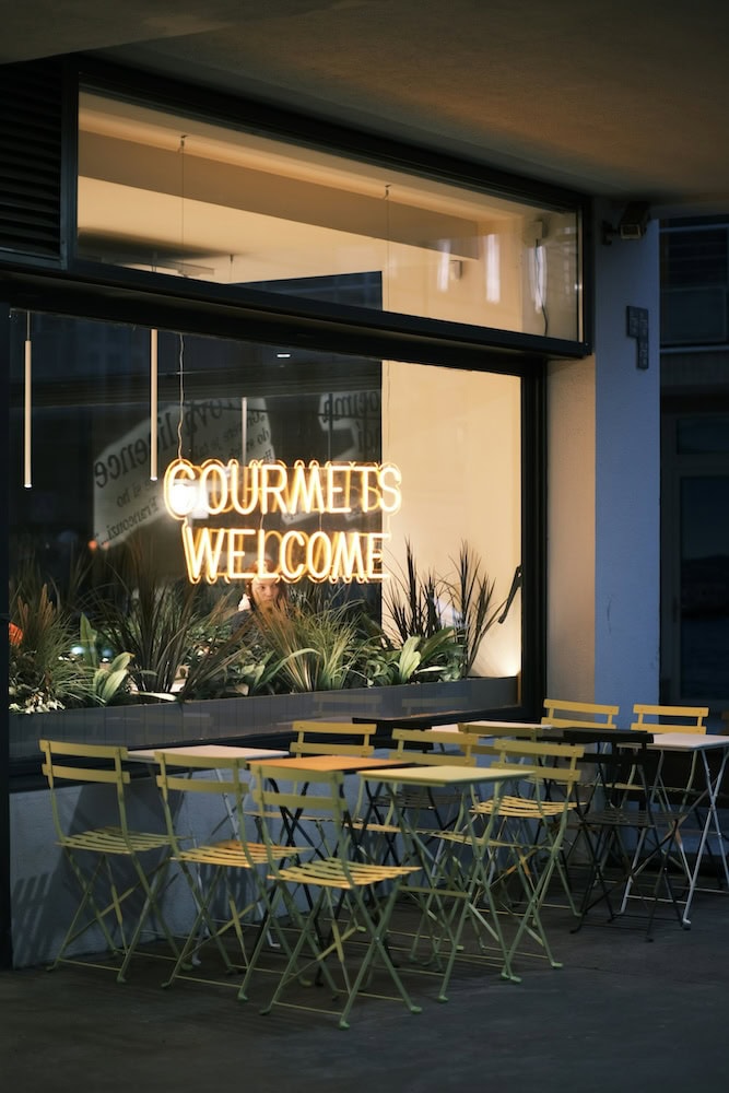 welcome restaurant dining neon sign