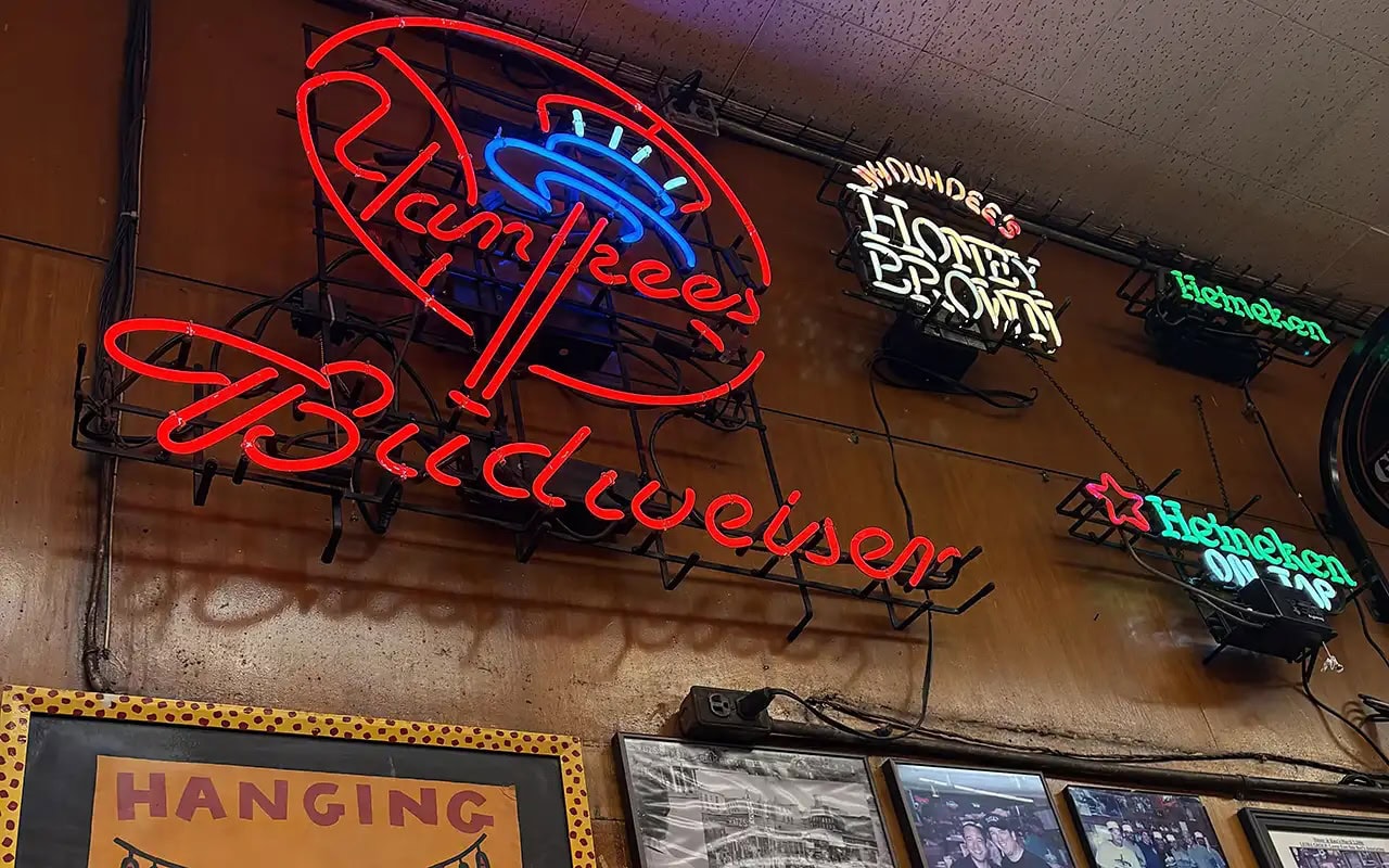 Katz's Delicatessen bar neon signs