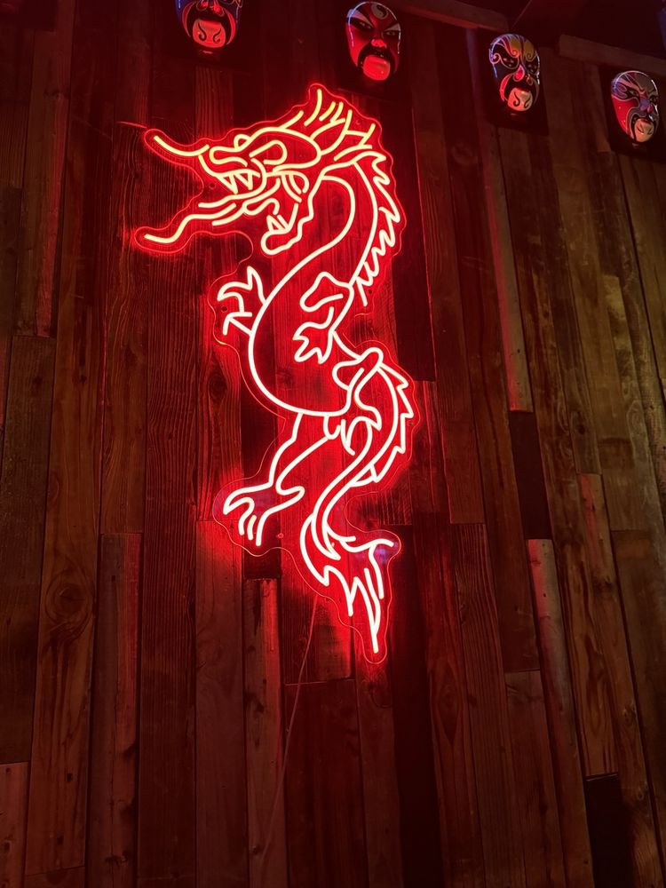 Red Dragon at Nana’s Dim Sum & Dumplings restaurant neon sign