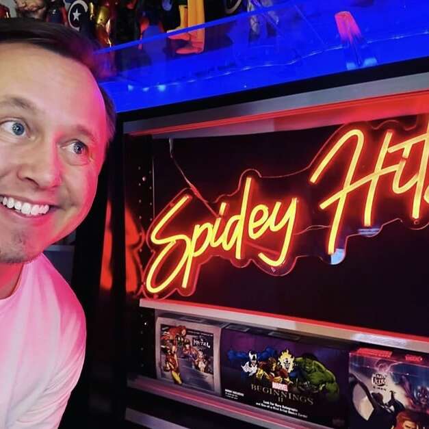 custom neon sign for youtuber