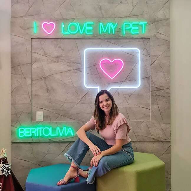 led custom neon sign for pet store instagram backdrop