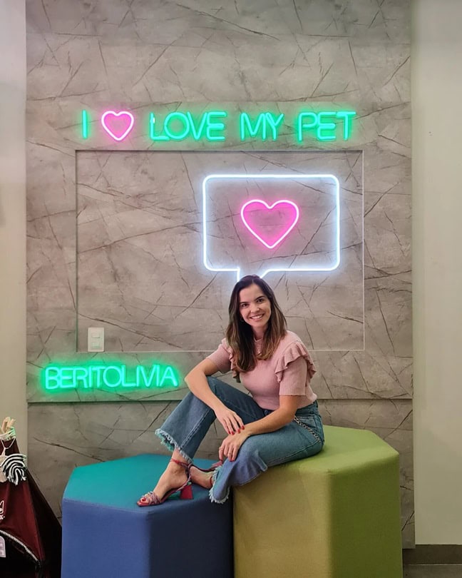 led custom neon sign for pet store instagram backdrop