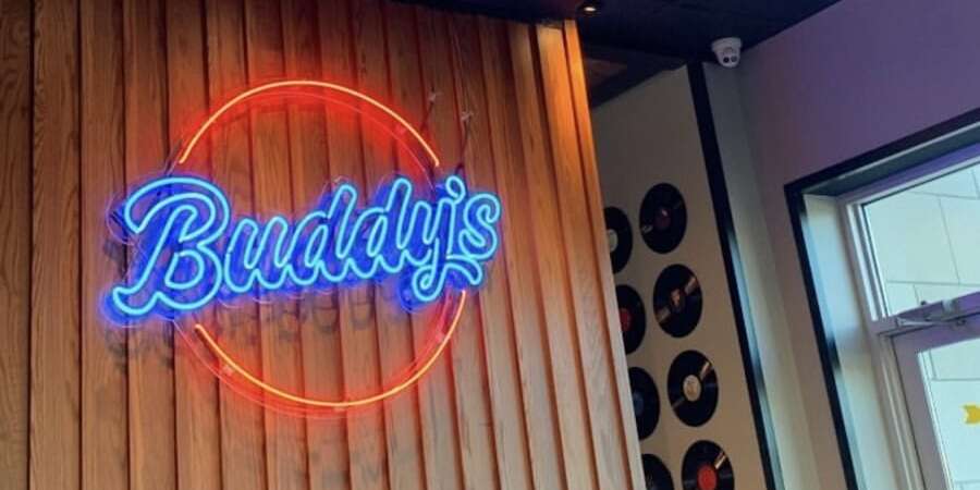 buddy's pizza restaurant neon sign in detroit