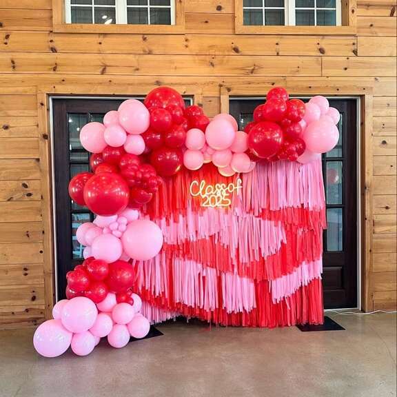 custom neon sign for graduation ceremony photo shoot backdrop