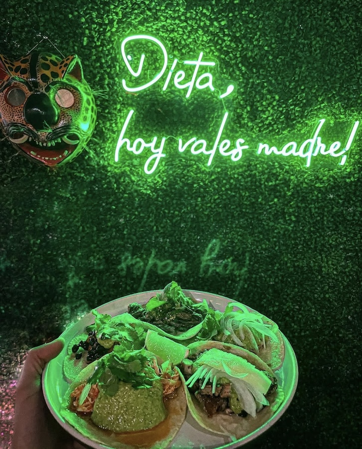 dieta, hoy vales madre restaurant neon sign in Washington