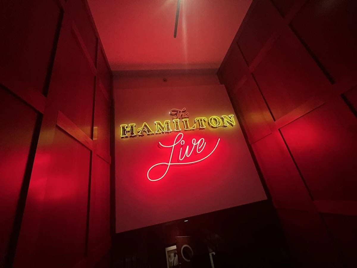 hamilton live seafood restaurant neon sign in Washington