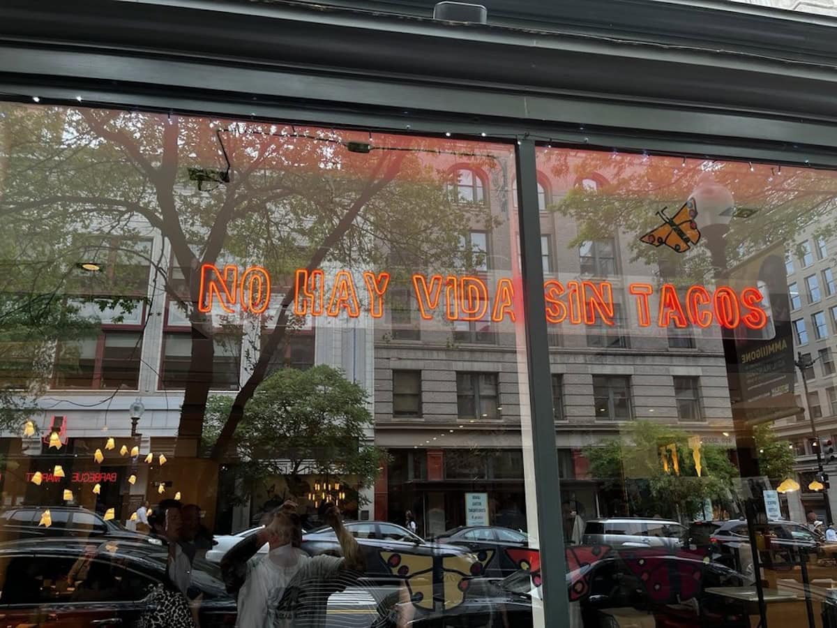 no hay vida sin tacos restaurant neon sign in Washington
