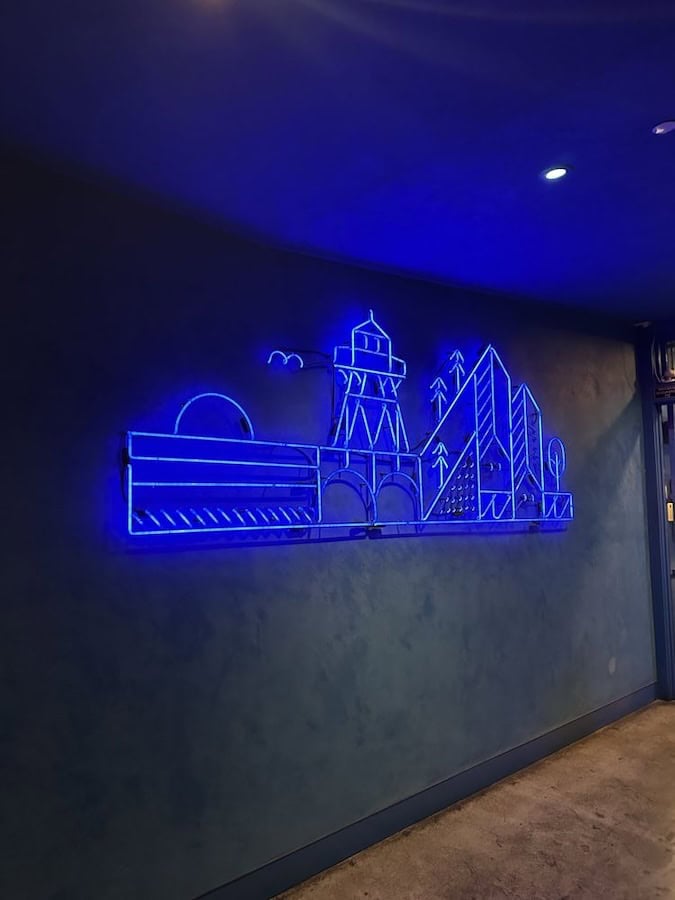 San Francisco landmarks neon sign